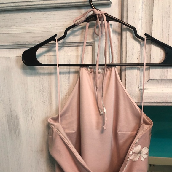 Express halter dress - Picture 6 of 8